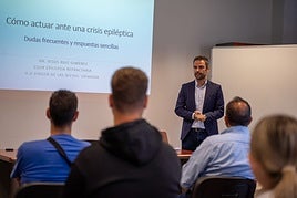 Curso de prevención hacia ataques epiléptico dirigidos a profesionales del metro