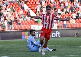 Sergio Arribas hizo dos goles ante el Cádiz.