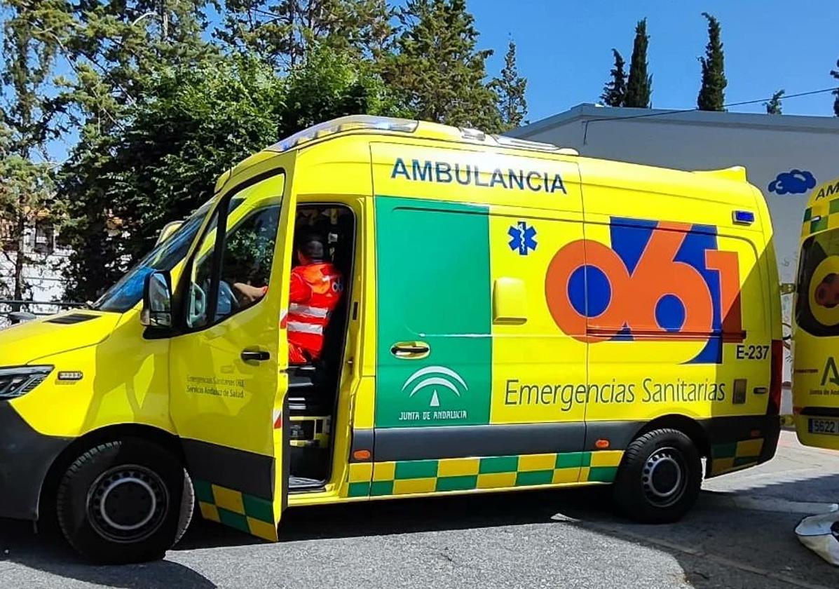 El 061 tuvo que asistir hasta a ocho personas en dos accidentes en Granada