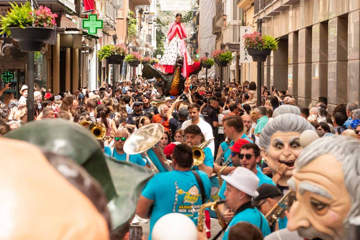 El desfile de la Tarasca de Granada, en imágenes