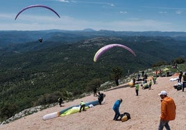 Pruebas de parapente y paramotor en el Festival del Aire.