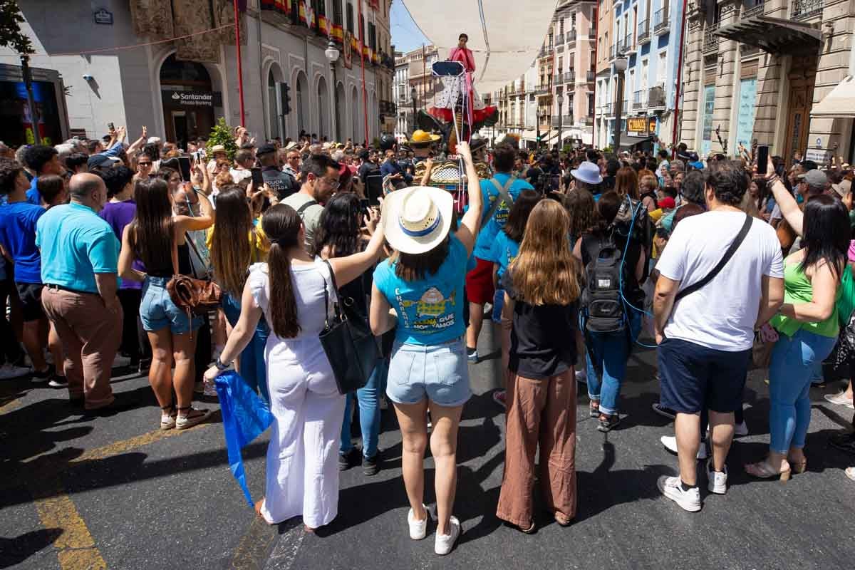 El desfile de la Tarasca de Granada, en imágenes