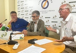 Pepe Gilabert, Manuel Pajarón y Francisco Casero, en la Asociación de la Prensa.