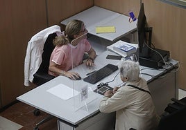 La atención presencial para hacer la declaración de la renta empieza este lunes.