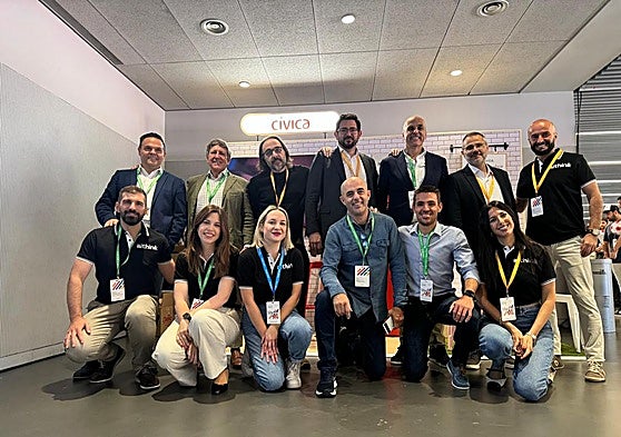 Equipo empresarial que apuesta por el marketing a través de la Inteligencia Artificial