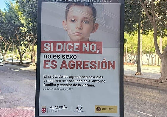 Cartel retirado de las calles de Almería.