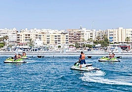 La Junta ve la posibilidad de limitar el uso de motos de agua.