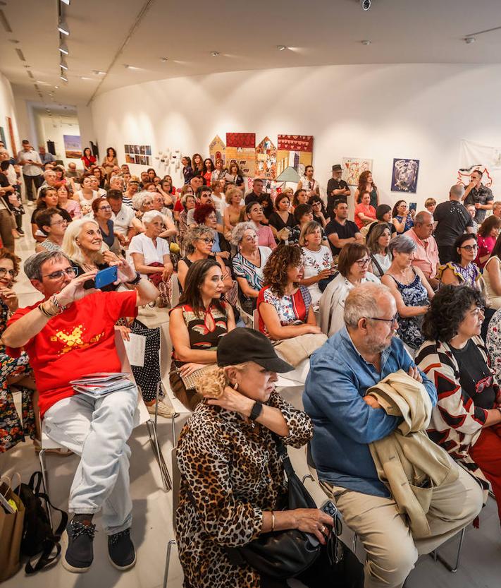 Imagen secundaria 2 - Ambiente durante la charla. 