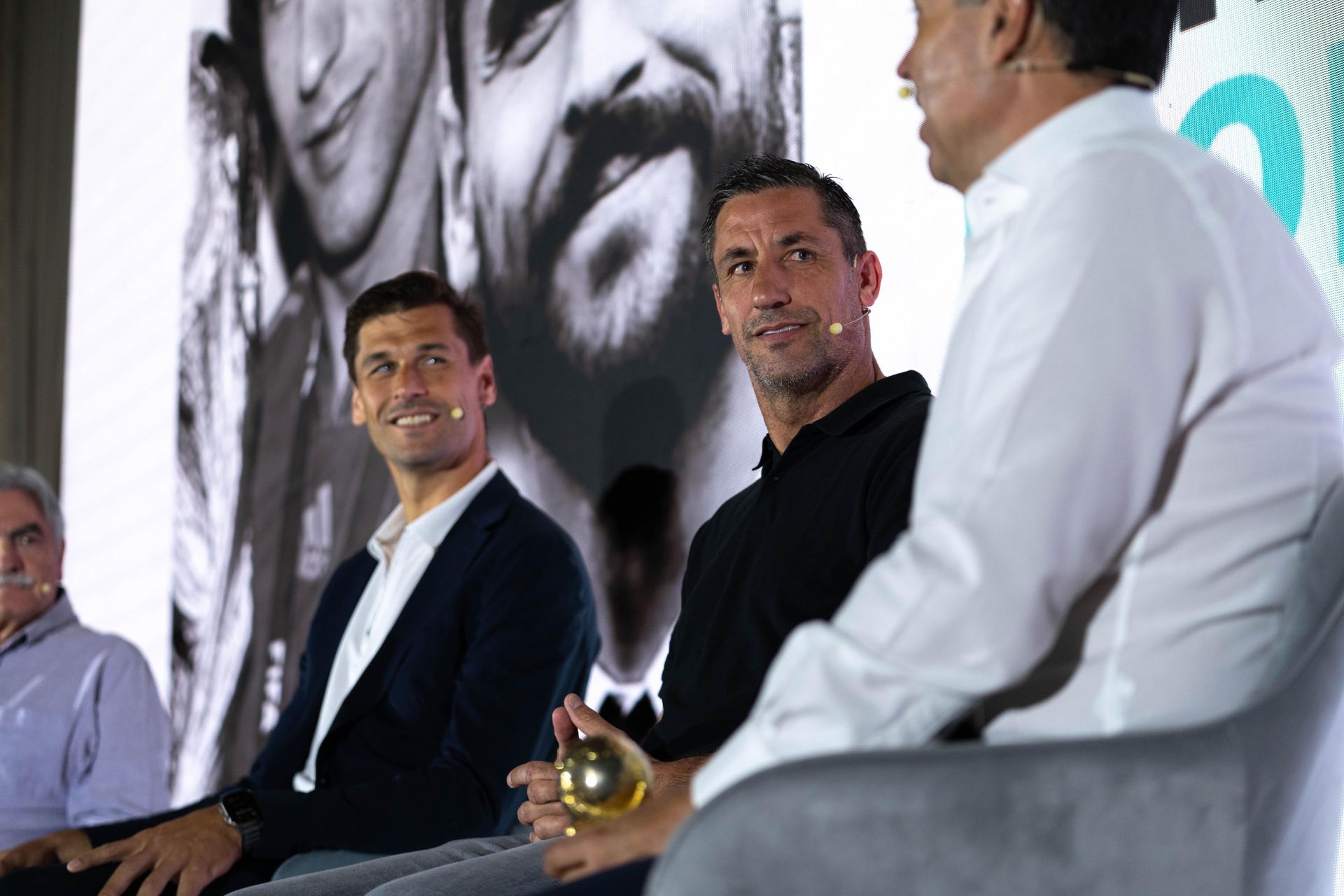 Fernando Llorente y Joan Capdevila, durante su conferencia.