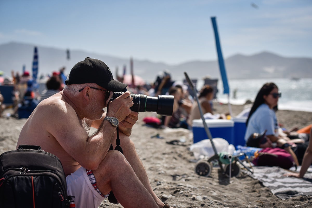 Las imágenes del Festival Aéreo de Motril y el ambiente en la playa