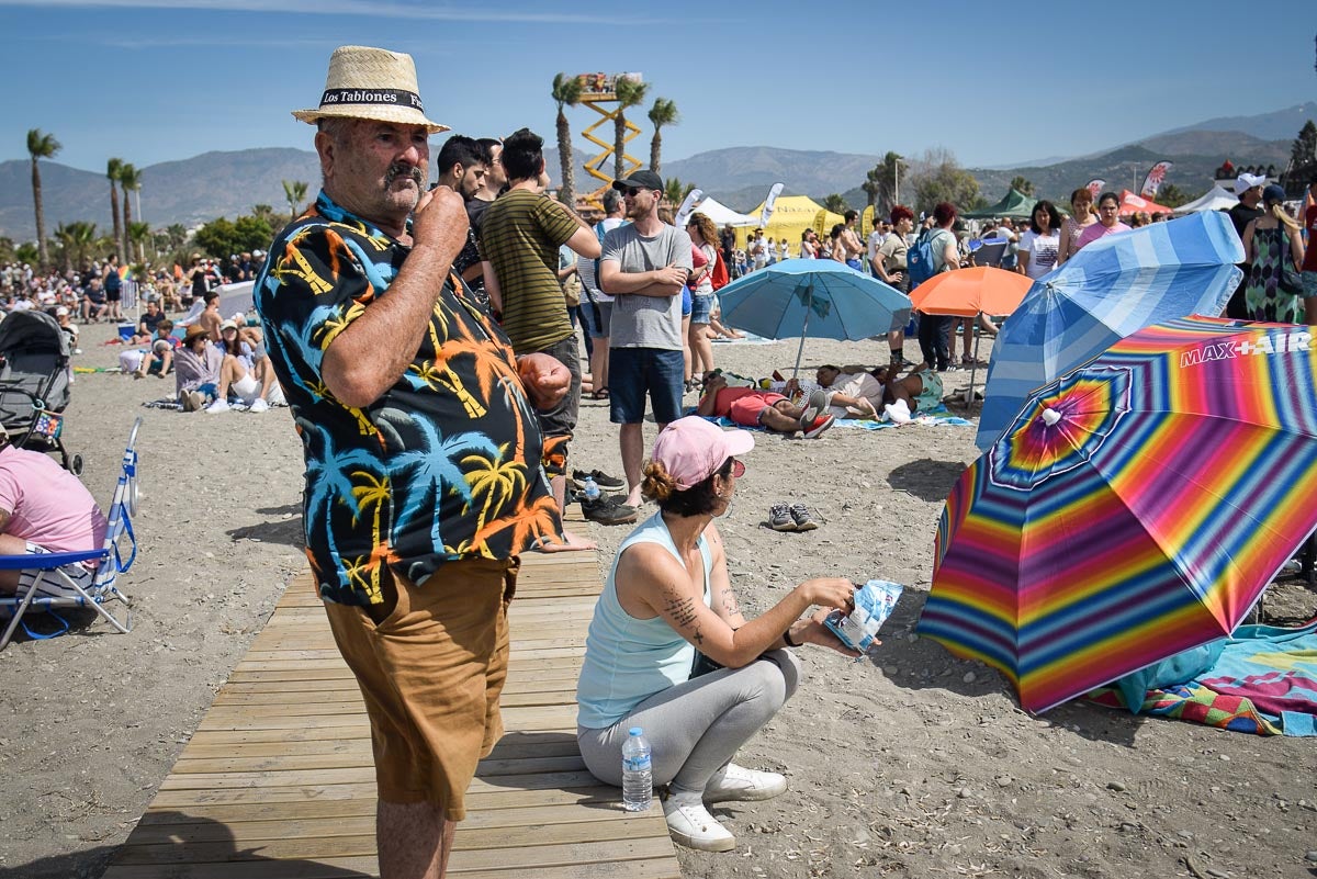 Las imágenes del Festival Aéreo de Motril y el ambiente en la playa