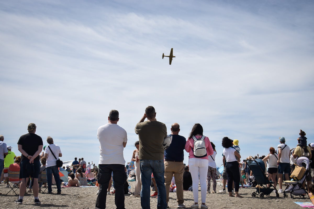 Las imágenes del Festival Aéreo de Motril y el ambiente en la playa