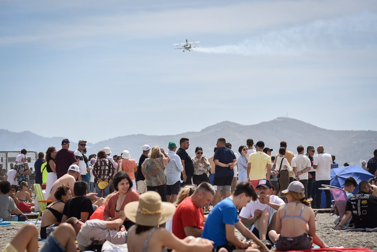 Las imágenes del Festival Aéreo de Motril y el ambiente en la playa