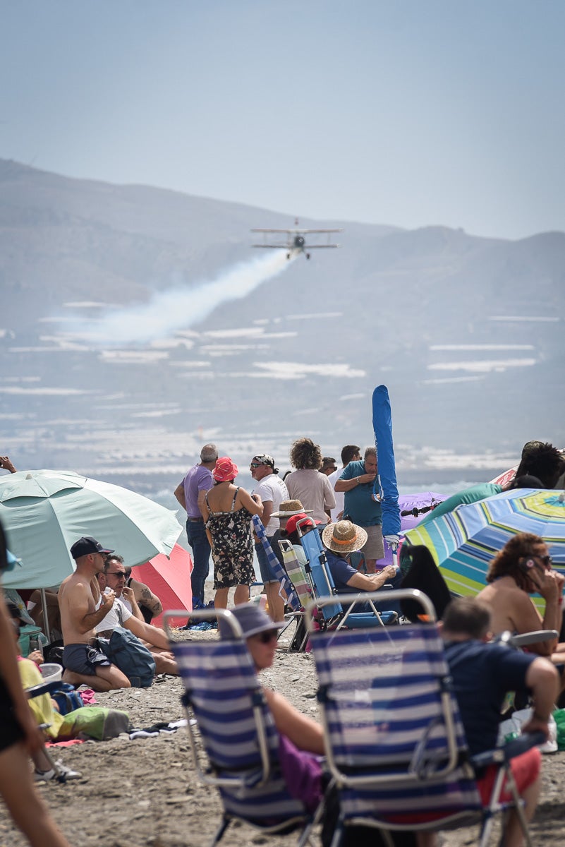 Las imágenes del Festival Aéreo de Motril y el ambiente en la playa