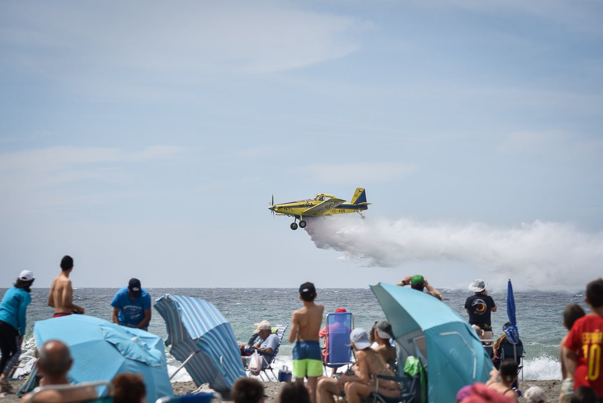 Las imágenes del Festival Aéreo de Motril y el ambiente en la playa