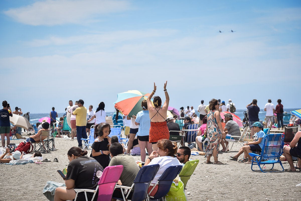 Las imágenes del Festival Aéreo de Motril y el ambiente en la playa