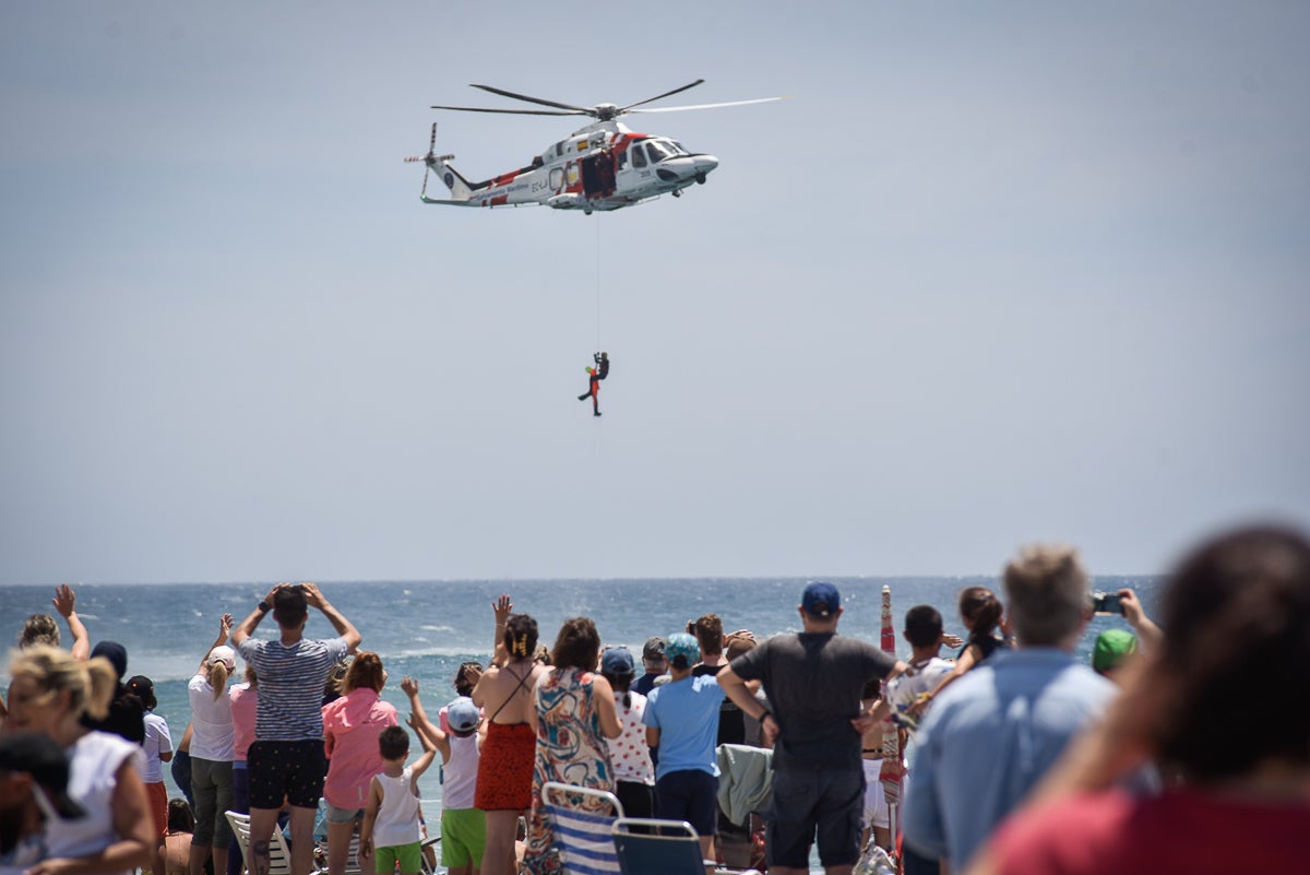 Las imágenes del Festival Aéreo de Motril y el ambiente en la playa