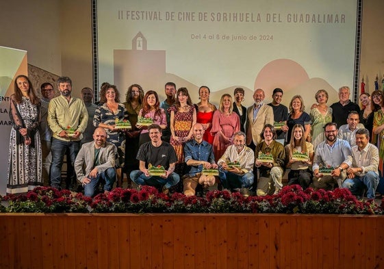 Foto de familia con los premiados.