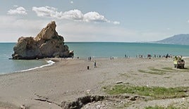 Playa Peñón del Cuervo en Málaga..