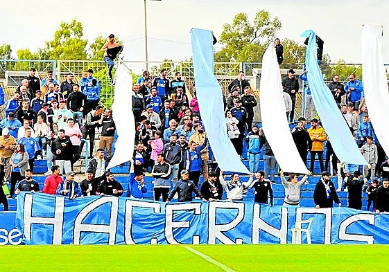 Los aficionados del Linares Deportivo que colaboraron en la transformación a Sociedad Anónima Deportiva podría organizarse legalmente como colectivo.