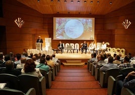 El presidente de Cooperativas Agroalimentarias Granada se dirige a los integrantes de los consejos rectores en la asamblea ordinaria celebrada en Caja Rural.