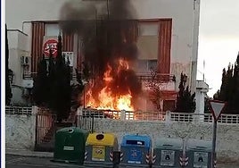 Incendio en los bajos del edificio de los sindicatos de Motril