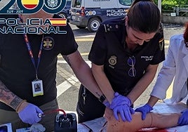 Simulacro de reanimación de la Policía Nacional