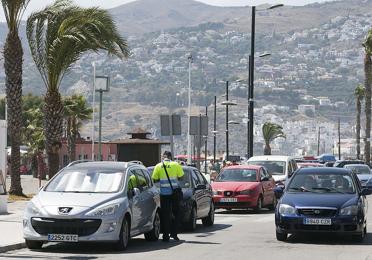 Zona azul en la playa de Salobreña