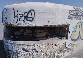 Izquierda Unida lamenta el estado de los búnkeres.