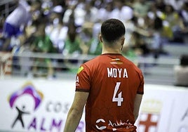 Moya no le da la espalda a los problemas, como matemático espera resolverlos.