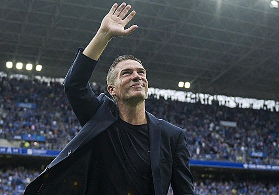 El entrenador del Oviedo, Luis Carrión, pretendido por Las Palmas.