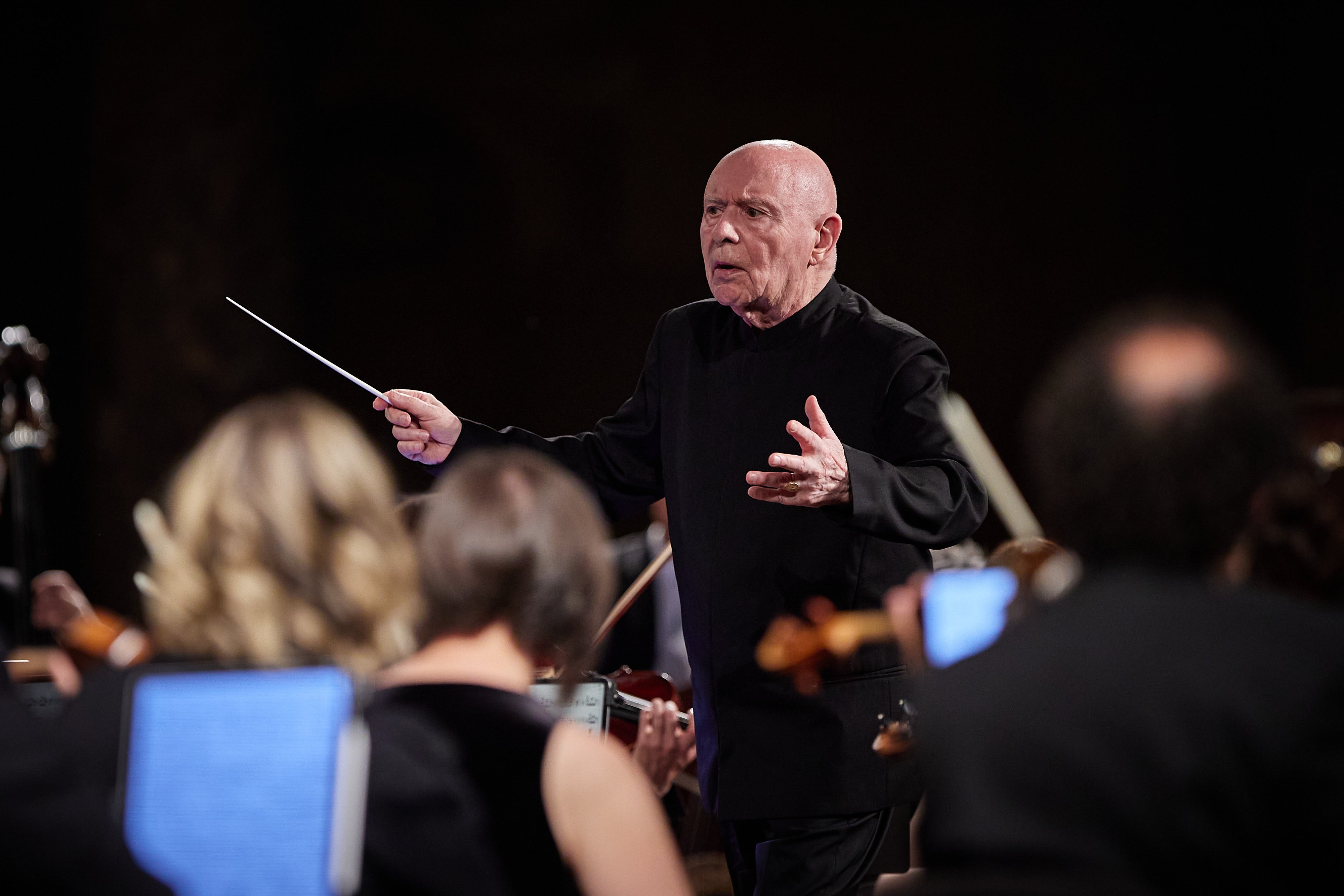 Christoph Eschenbach dirige a la Orquesta de RTVE en el Palacio de Carlos V.