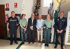 Representantes de las administraciones, Guardia Civil y Policía local en la Junta Local de Seguridad.