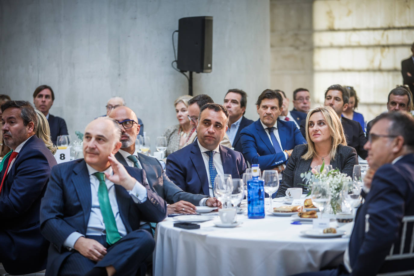 El desayuno con el consejero de Justicia, en imágenes