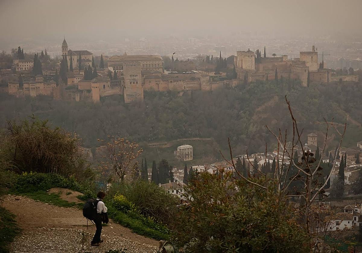 Avisos por viento fuerte y calima antes del cambio de tiempo en Andalucía.