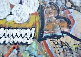 Los grafitis se ven en todas las ciudades.