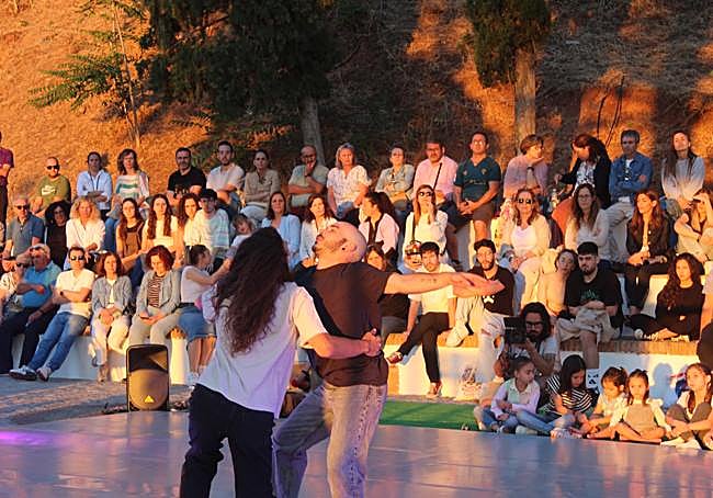 David Vilariño y Gaizka Morales danzando Flop