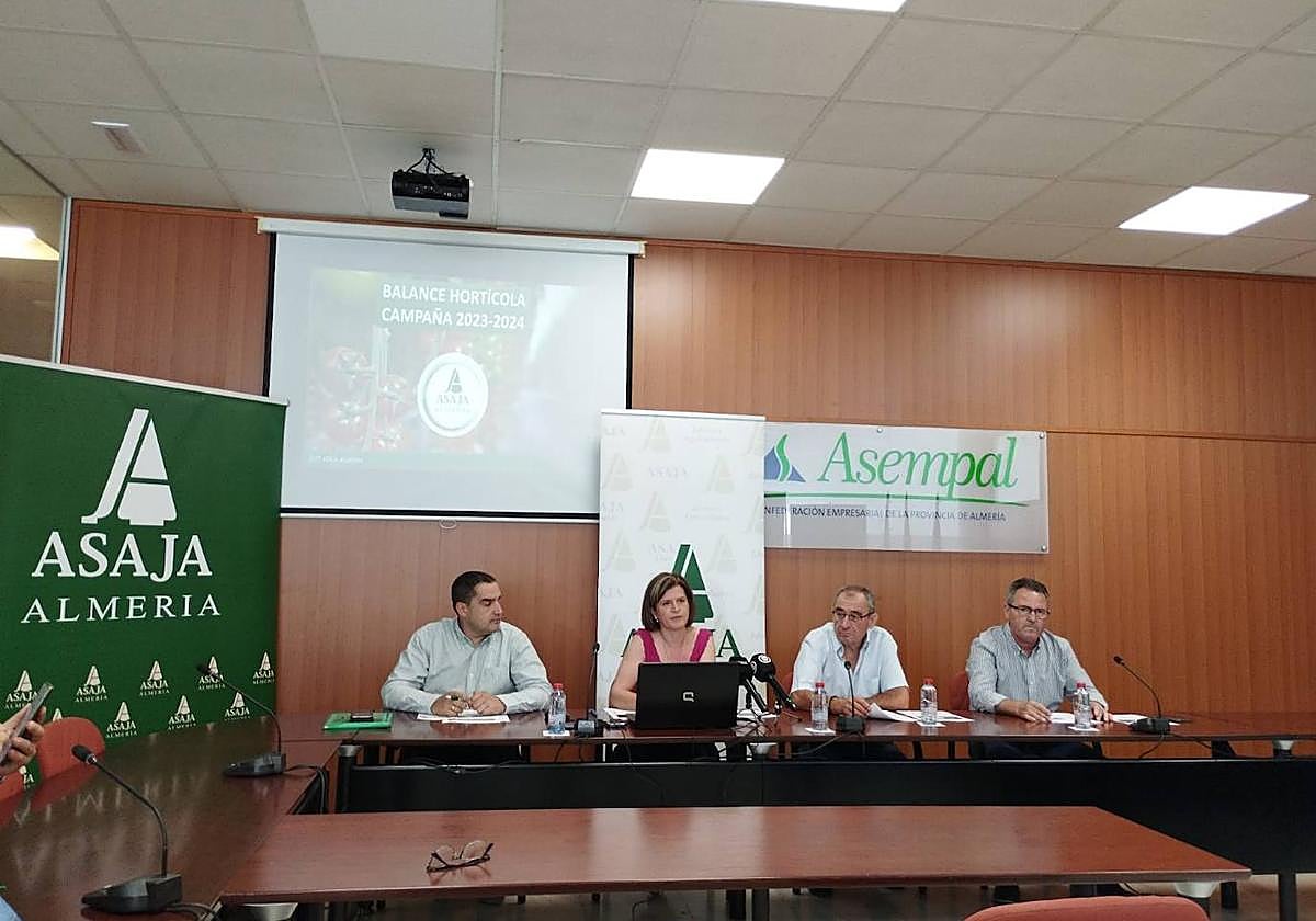 Miguel Ángel Serrano, Adoración Blanque, Juan Garrido y Juan Antonio Criado.