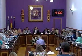 Debate de los grupos municipales en el pleno ordinario.