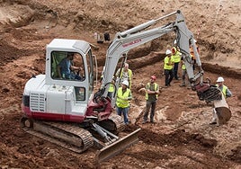 Labroes en una fosa común de Granada.