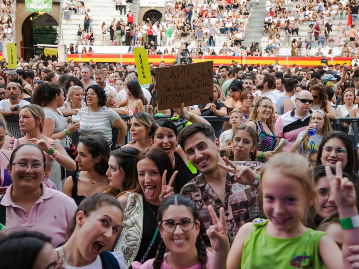 La &#039;Tribu&#039; de Camilo llena la Plaza de Toros