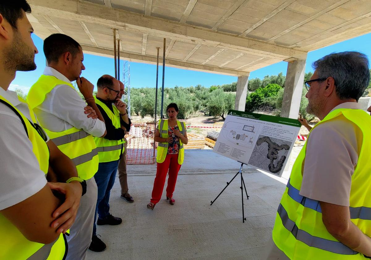 Visita de la delegada Soledada Aranda a las obras