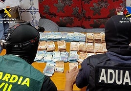 Dinero incautado durante la operación