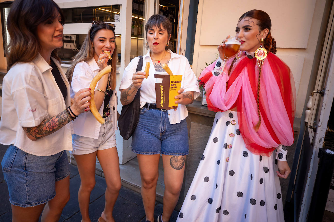 Las imágenes de la Tarasca en su paseo por Granada