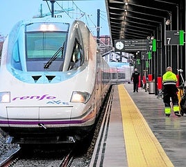 Un AVE en la estación de Andaluces.