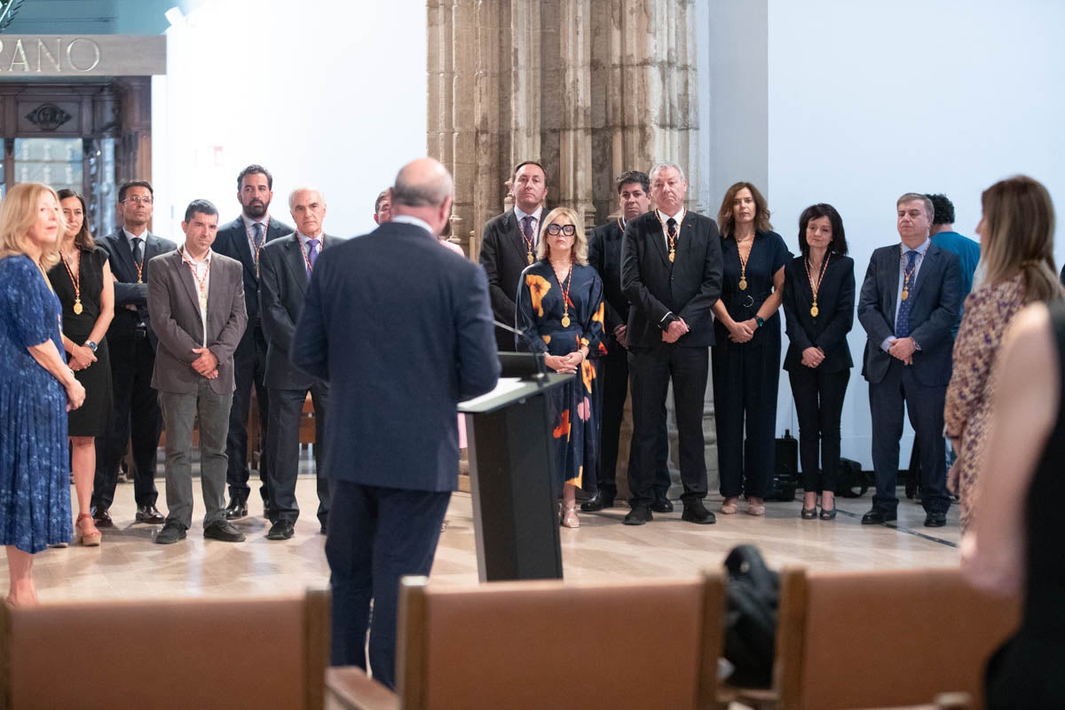 Las imágenes de la entrega de las medallas al Consejo Social de la UGR