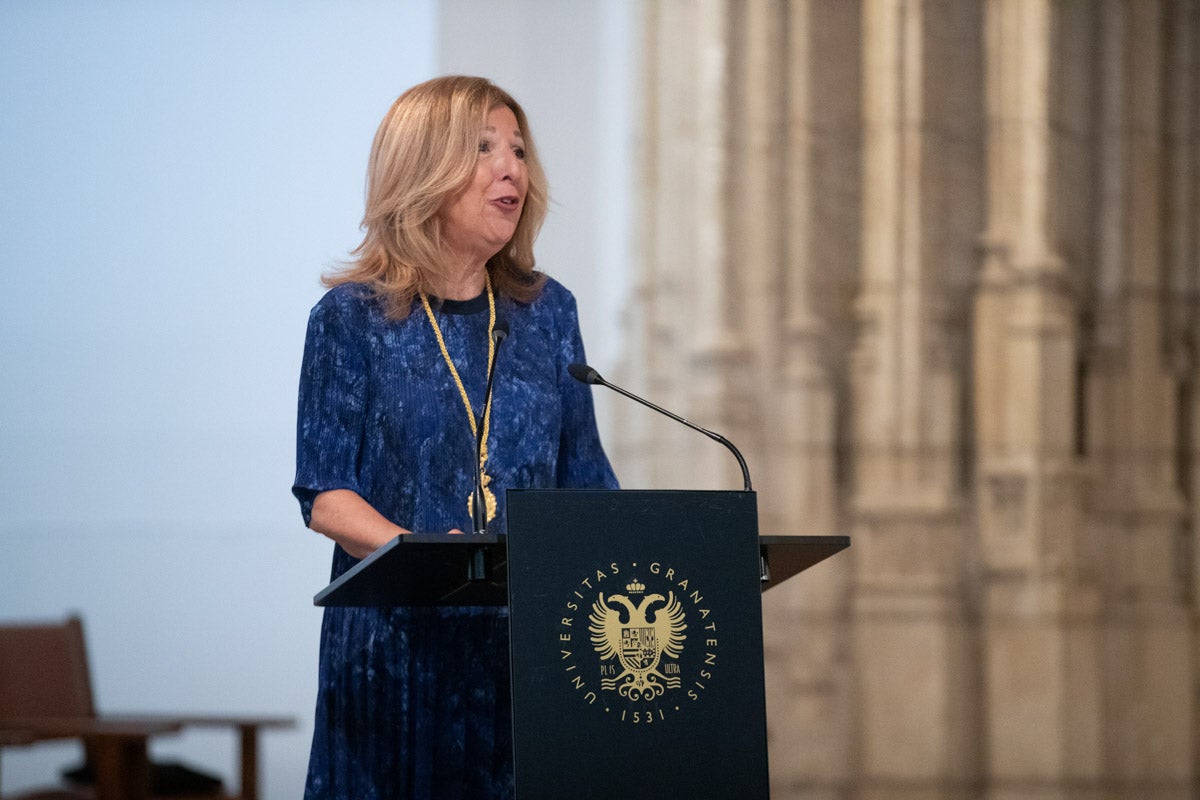 Las imágenes de la entrega de las medallas al Consejo Social de la UGR