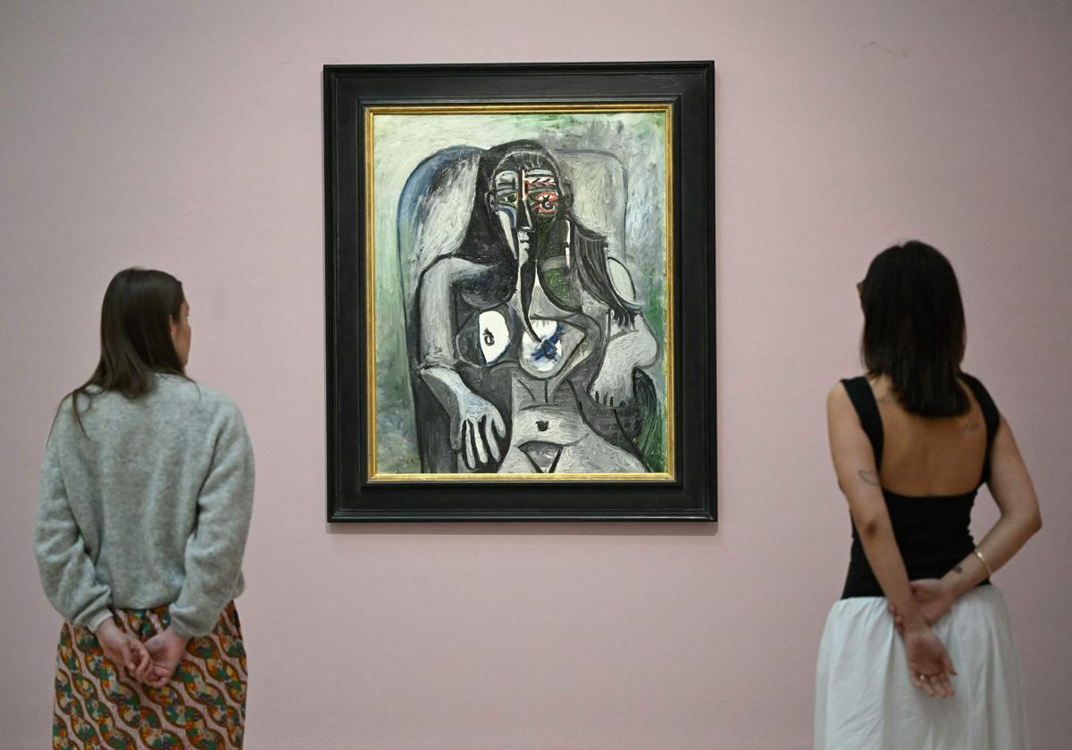 Visitantes contemplan un cuadro de Picasso en Londres