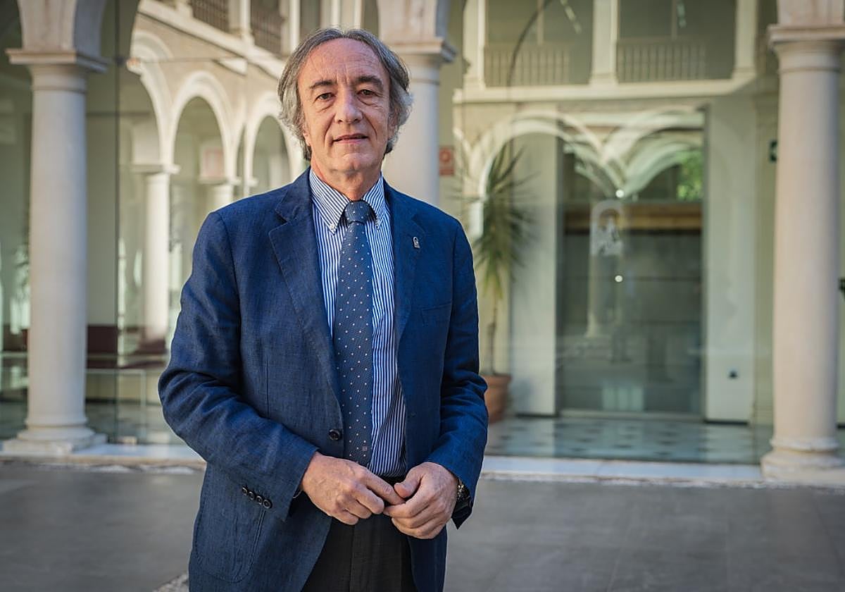 El delegado territorial de Salud y Consumo de la Junta en Granada, Indalecio Sánchez-Montesinos.