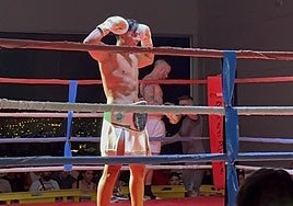 Abdel Gallo Negro, tras finalizar el combate.